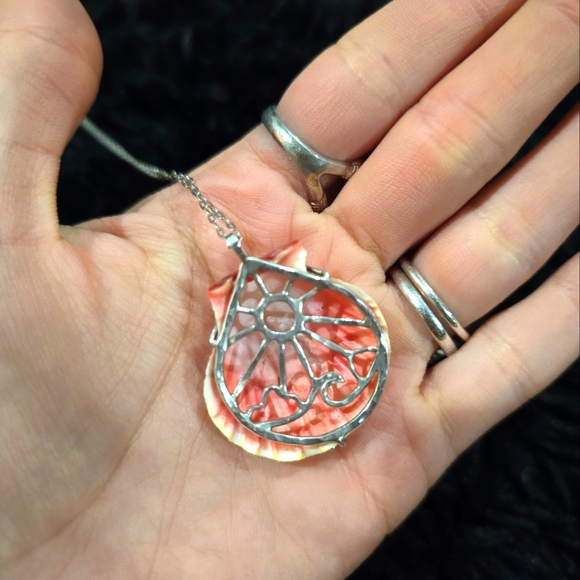 Shell necklace solid sterling - Picture 2 of 2